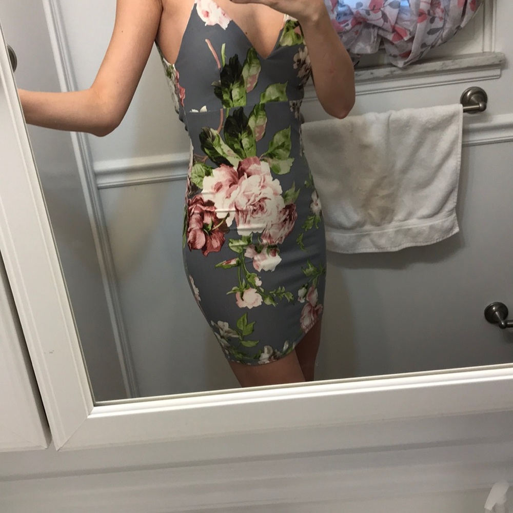 Dress - Picture 4 of 4